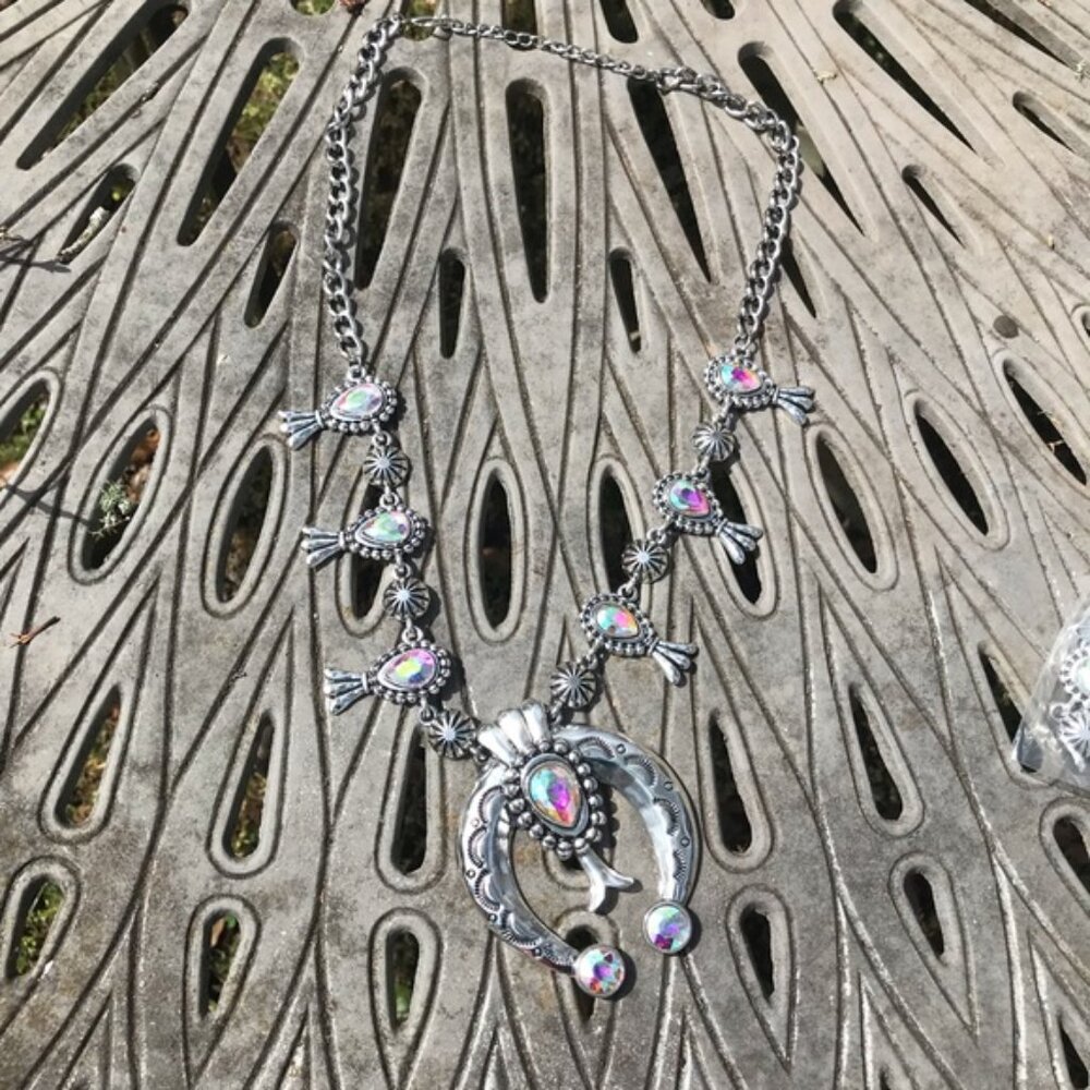 Bohemian Western Cowboy Horseshoe Squash Blossom Silver Rhinestone Necklace - Picture 8 of 16